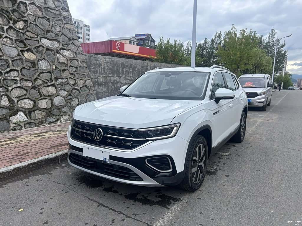 Volkswagen Tayron, 2023 1