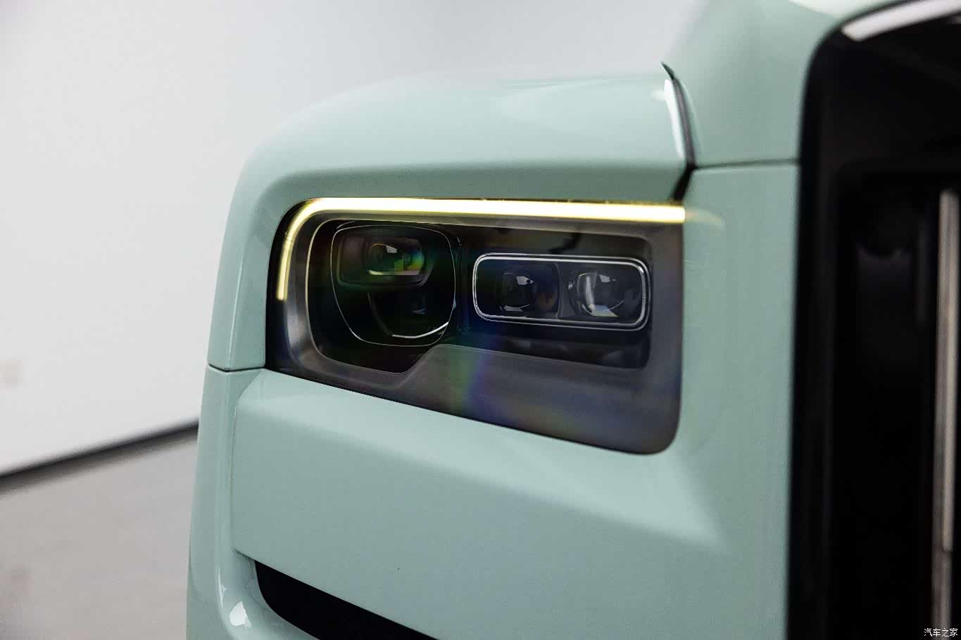 Rolls-Royce Cullinan, 2023 4