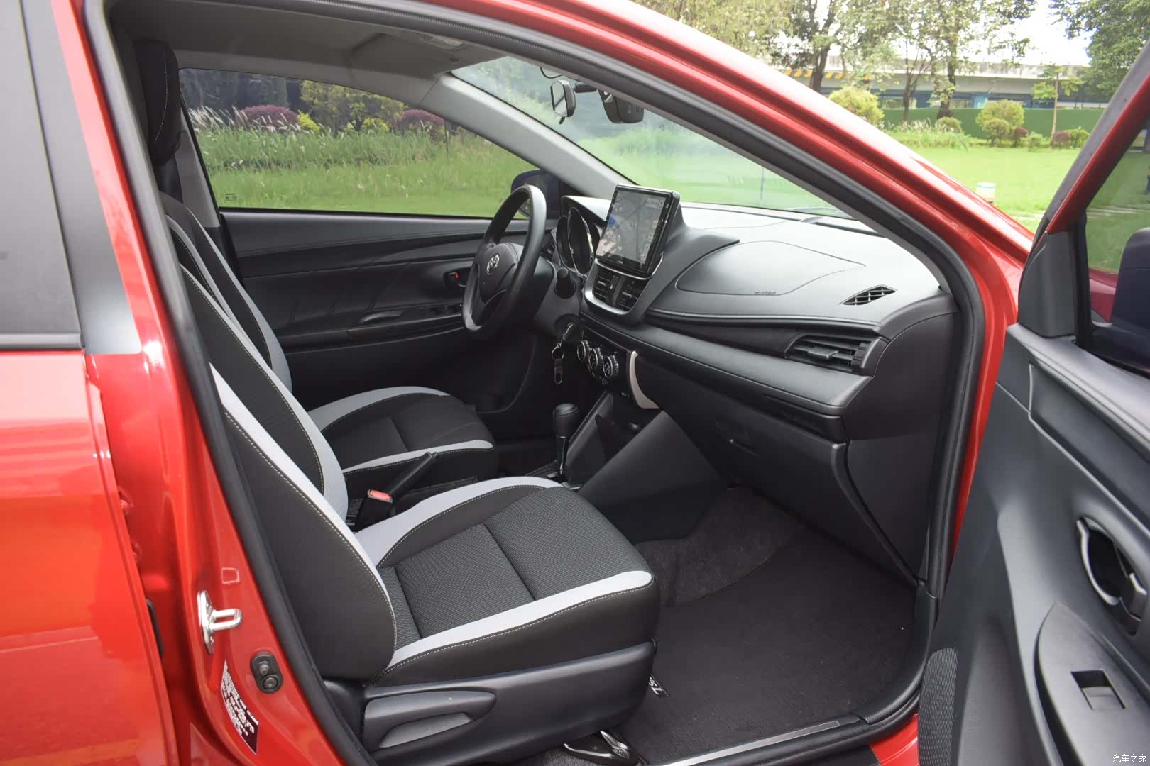 Toyota YARiS L, 2021 13