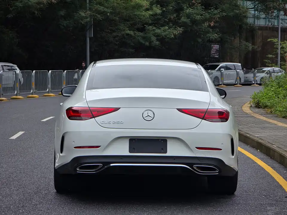Mercedes-Benz CLS Mercedes-Benz CLS