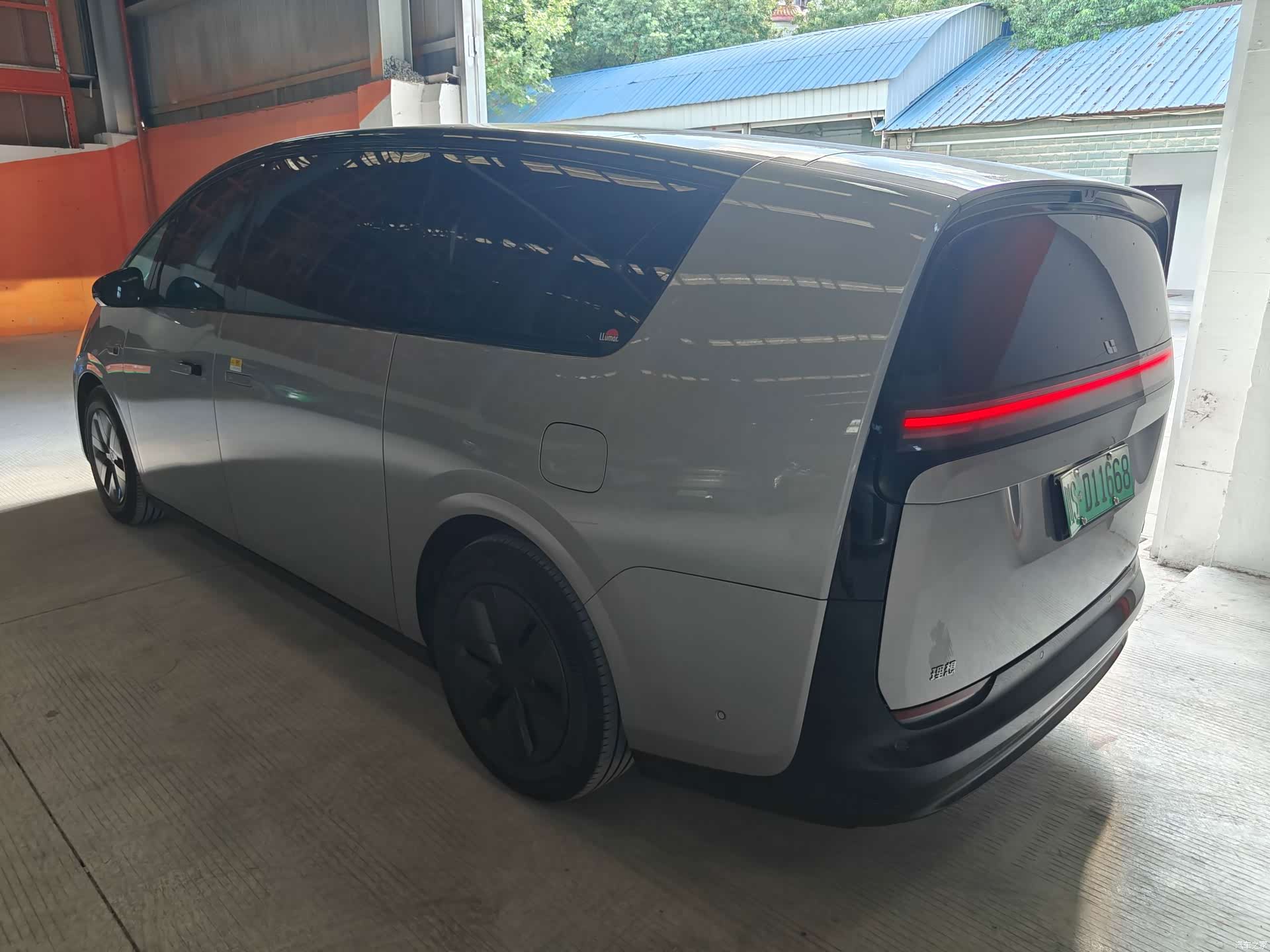 Li Auto MEGA, 2024 все фото