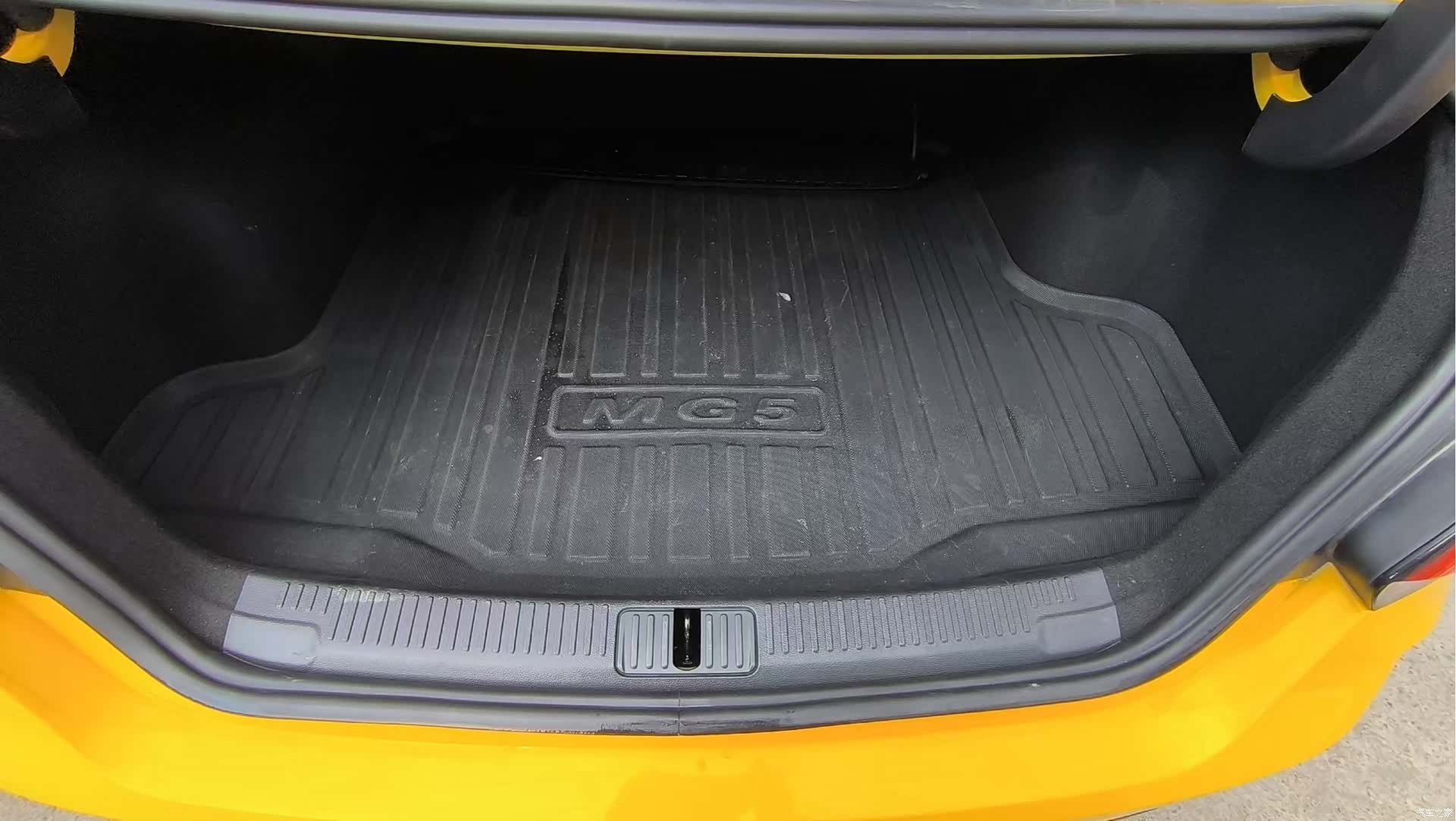 MG MG5, 2021 13