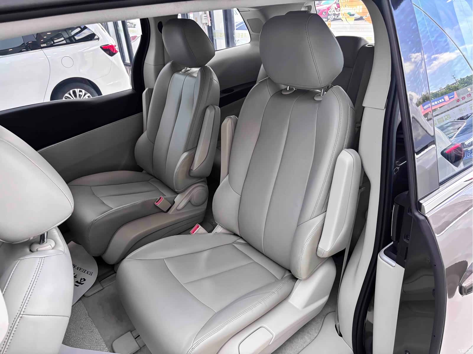 Buick GL8, 2023 12