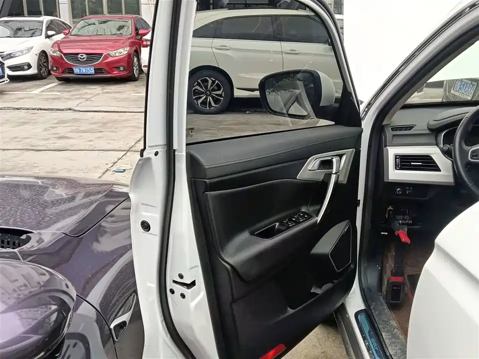 Geely Atlas