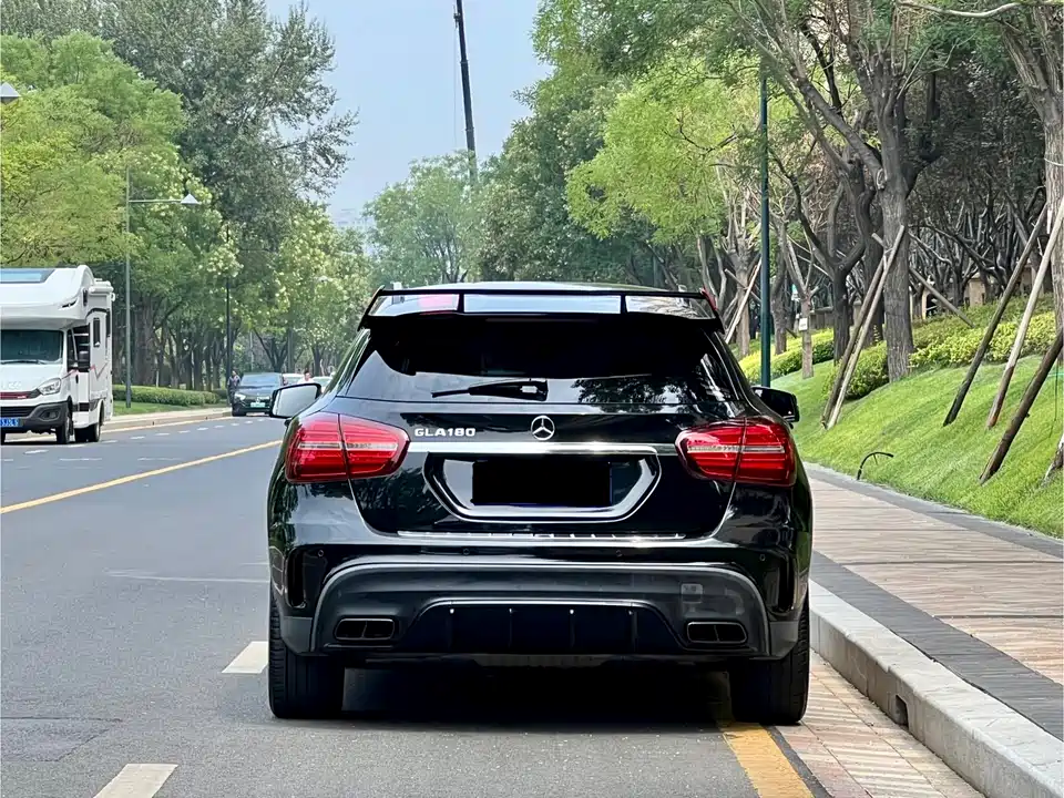 Mercedes-Benz GLA AMG Mercedes-Benz GLA AMG