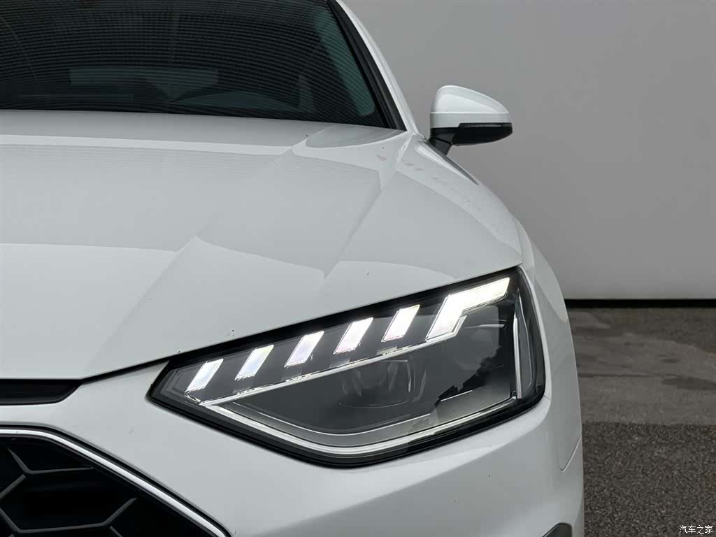 Audi A4L, 2022 6