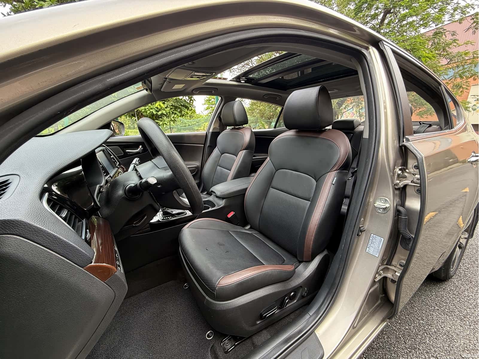 Kia GLS, 2018 9