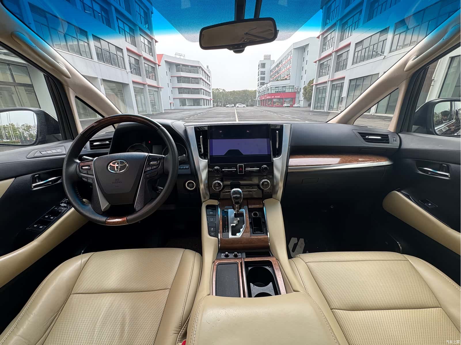 Toyota Alphard, 2015 14