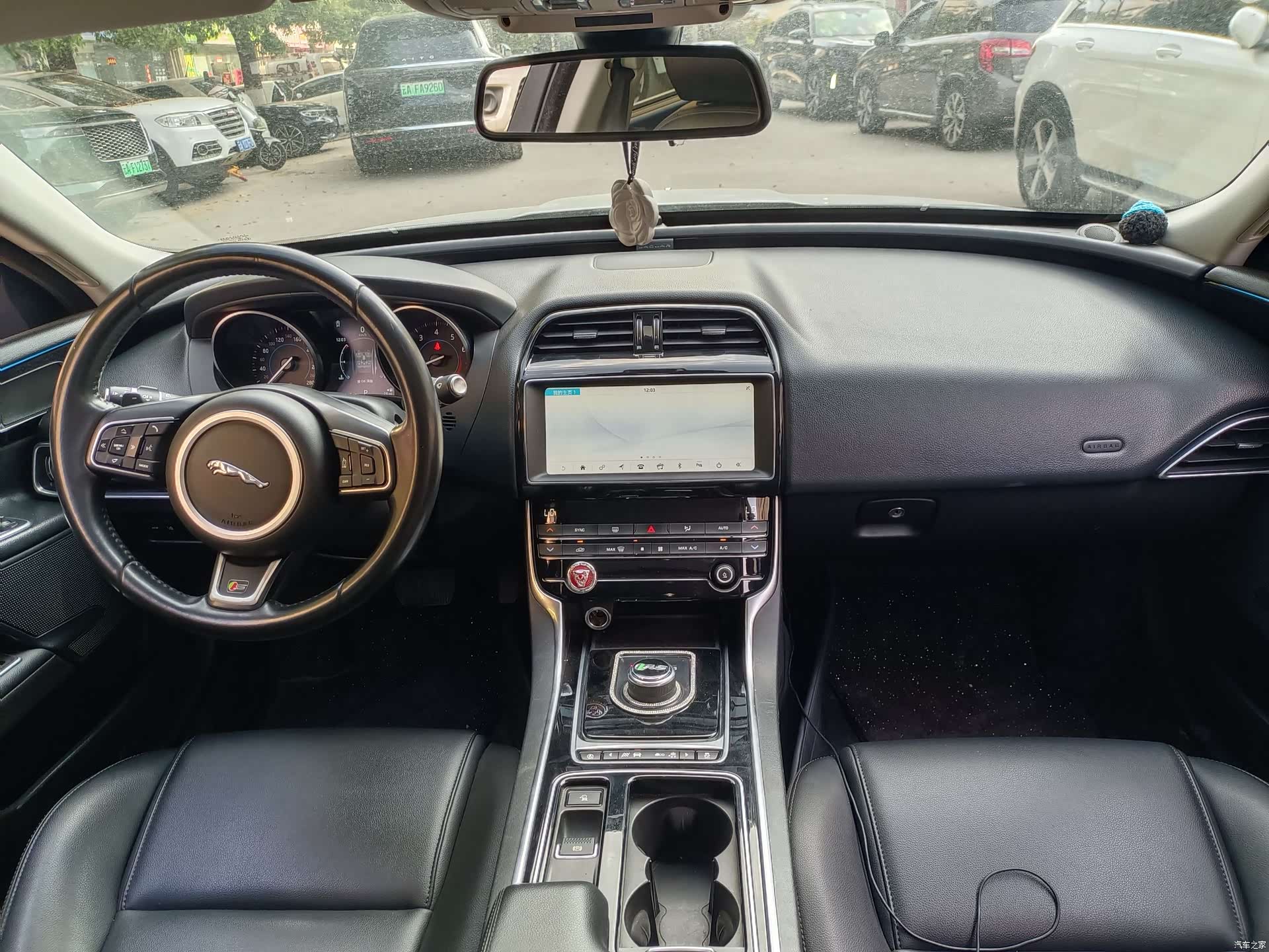 Land Rover XEL, 2019 8