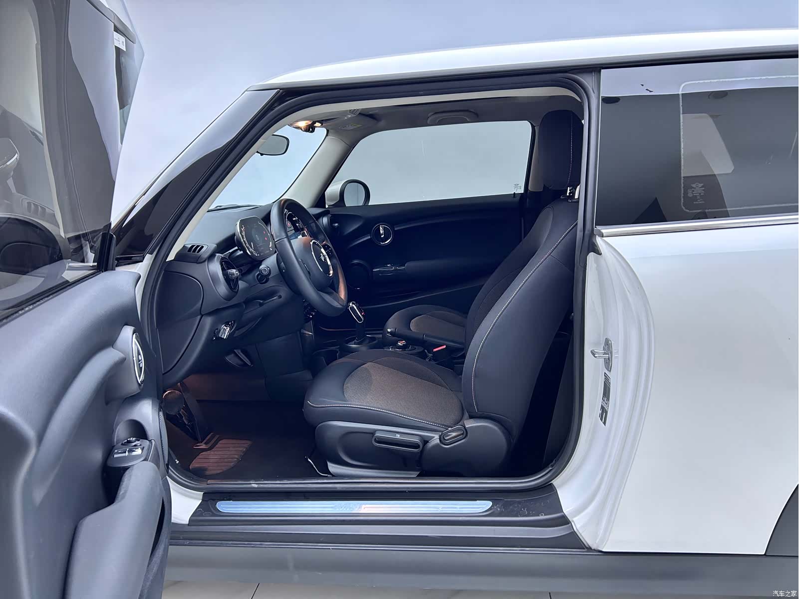 Mini ONE, 2024 8