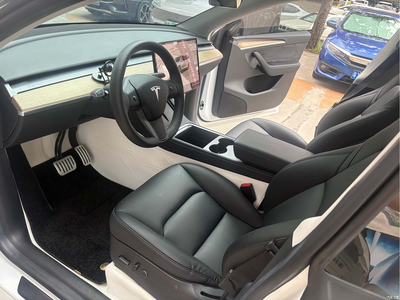 Tesla Model Y, 2023 12