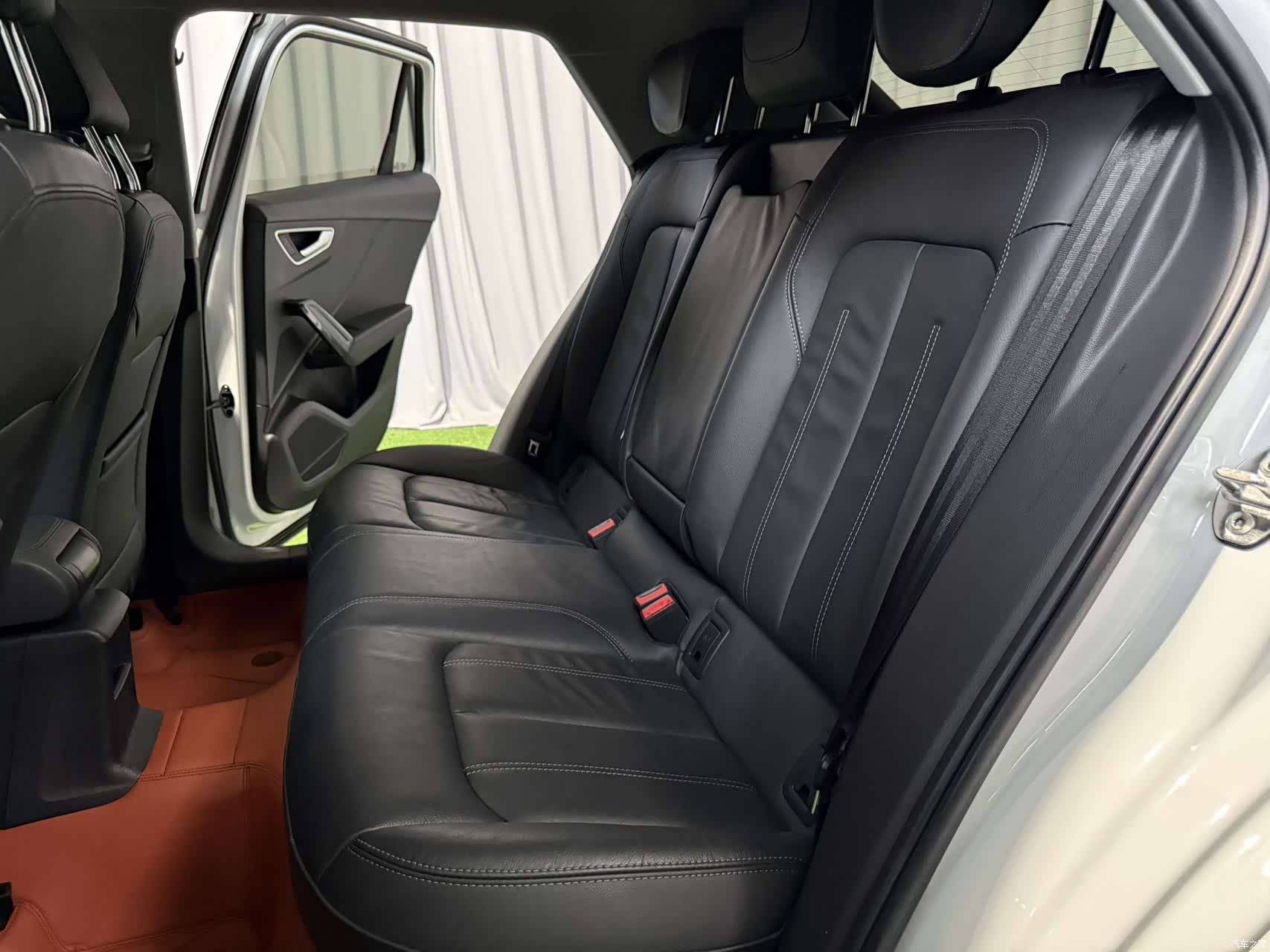 Audi Q2L, 2022 9