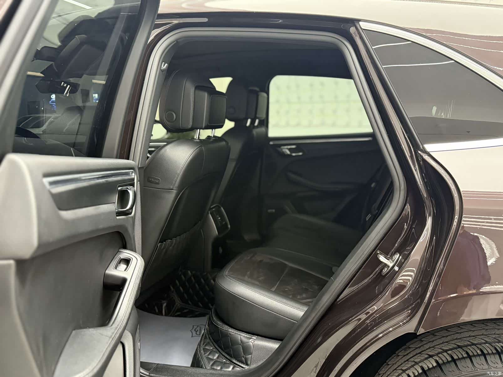 Macan Macan, 2019 все фото