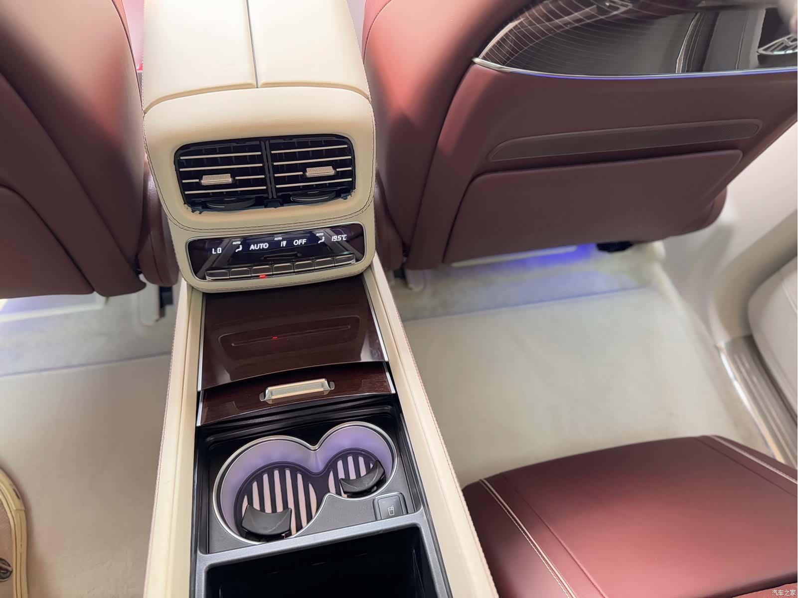 Maybach GLS, 2021 25