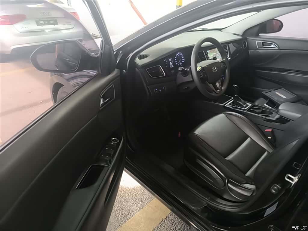 Hyundai GLS, 2014 16