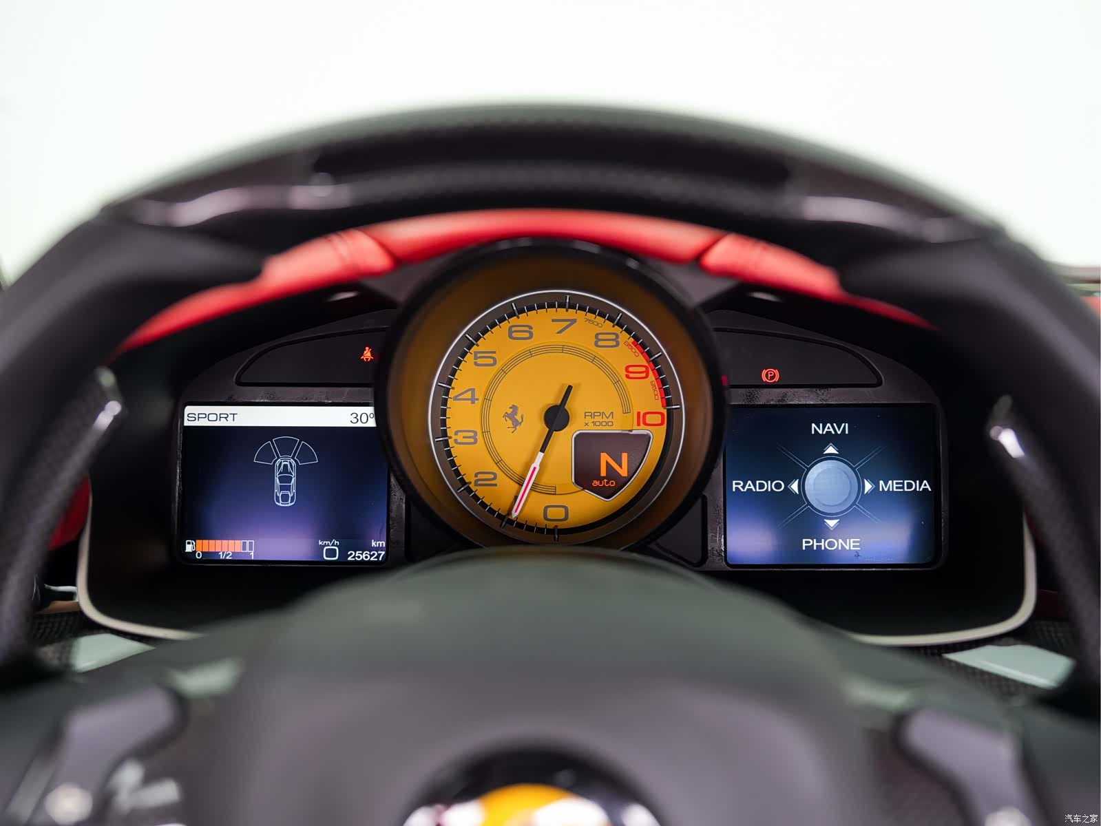 Ferrari F12ber, 2014 20