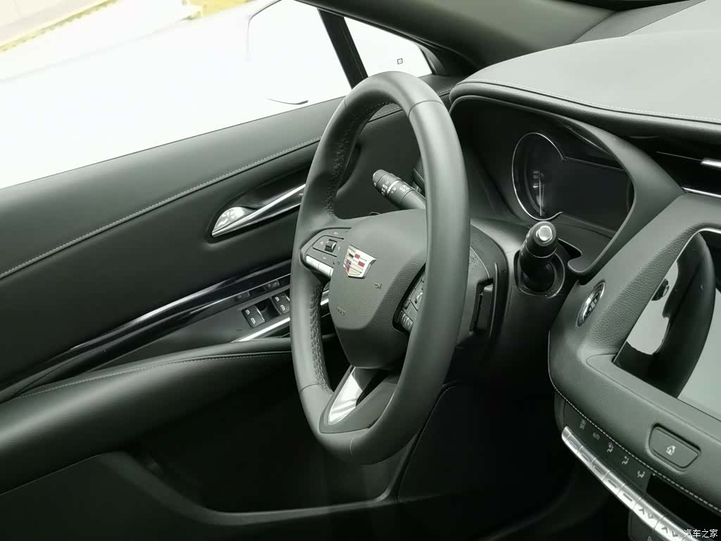 Cadillac XT4, 2022 22