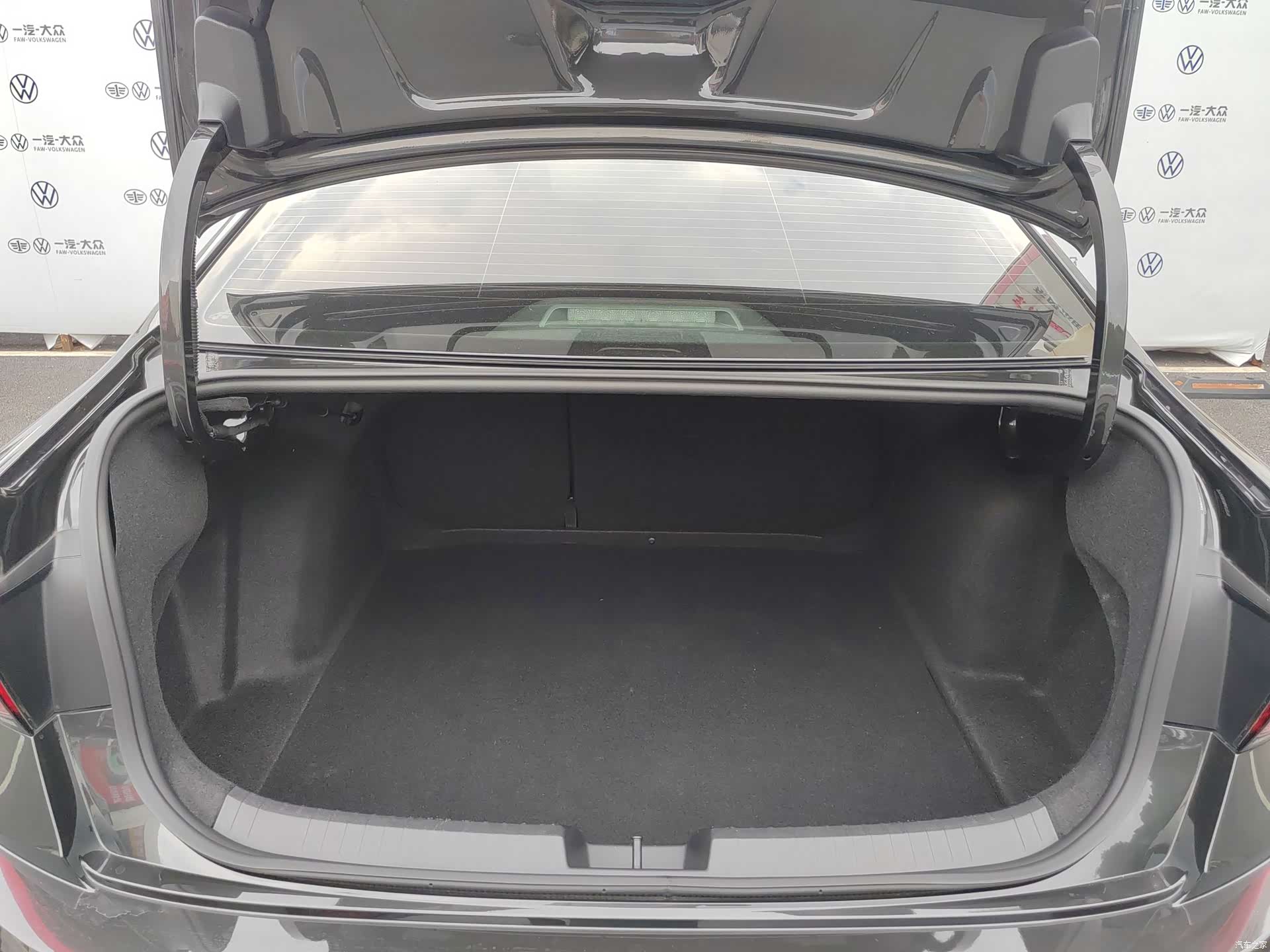 Volkswagen Sagitar, 2022 9