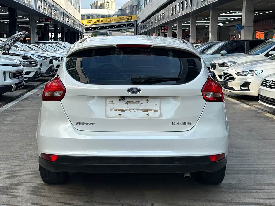 Ford Focus 2015, фото 3