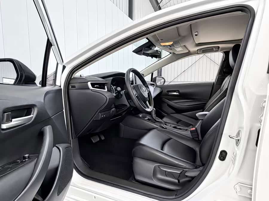 Toyota Corolla 2022, фото 15
