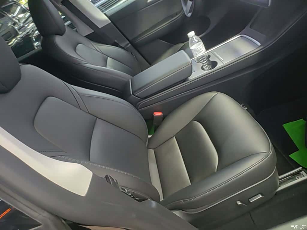 Tesla Model Y, 2023 25