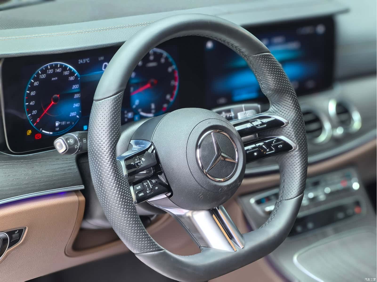 Mercedes-Benz E-Class, 2022 6