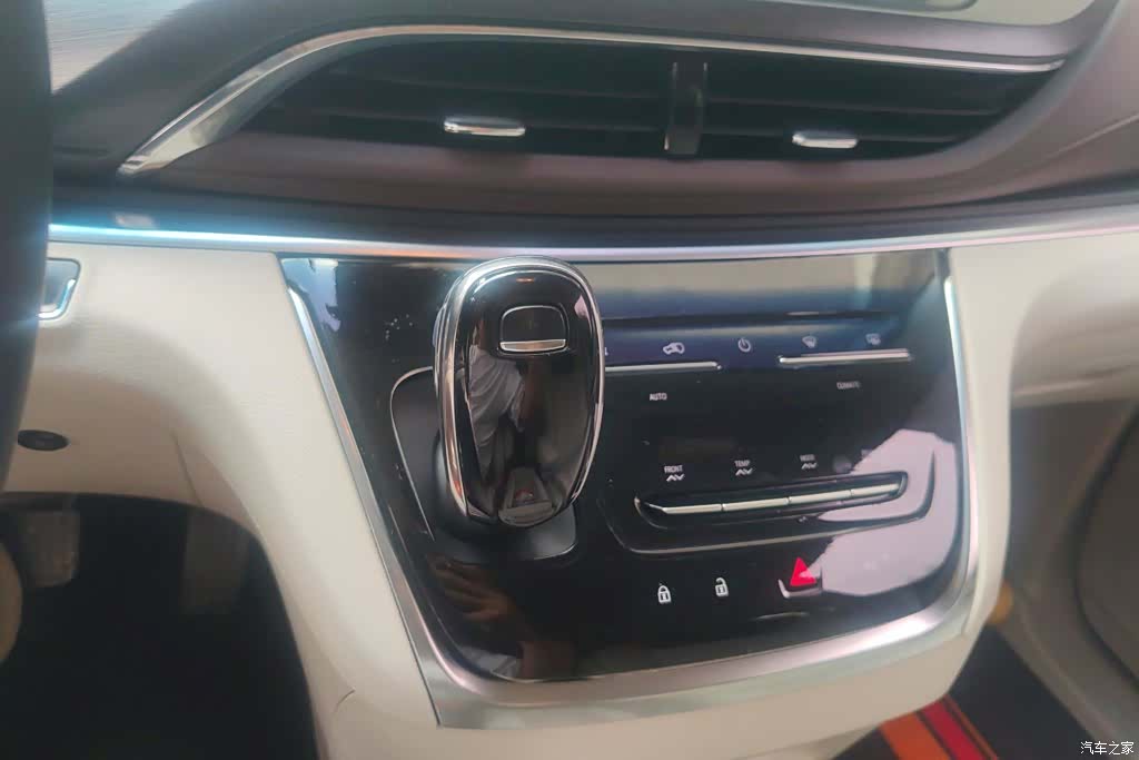 Buick GL8, 2021 16