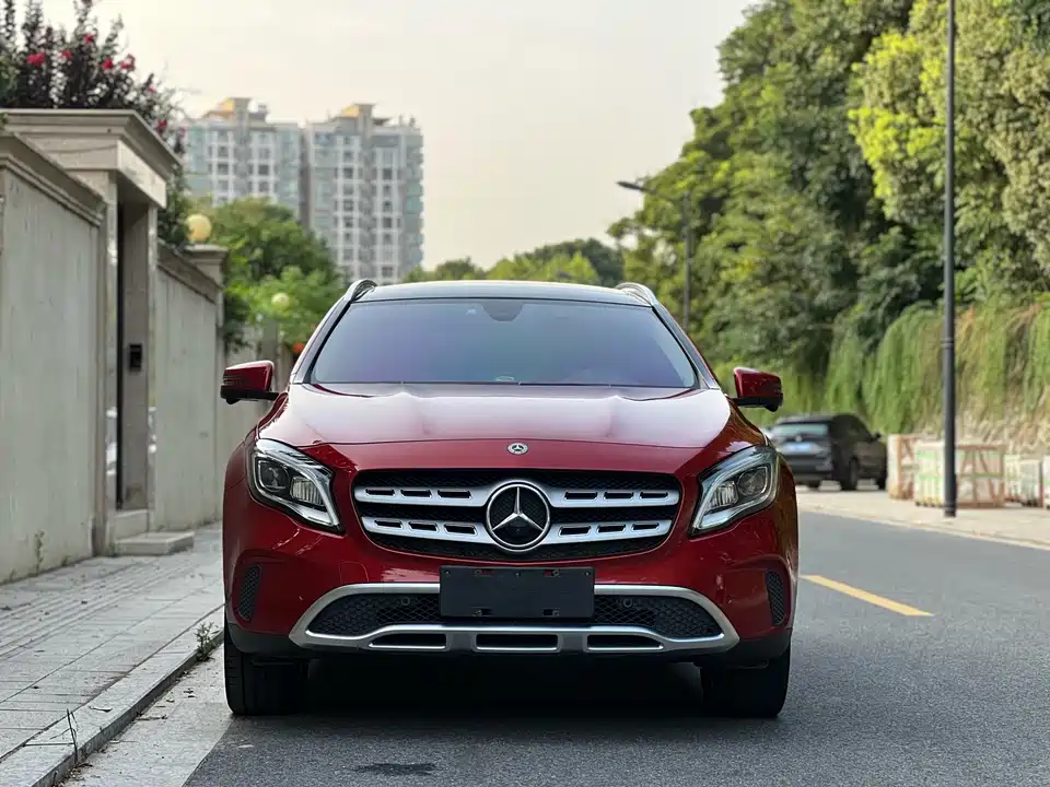 Mercedes-Benz GLA
