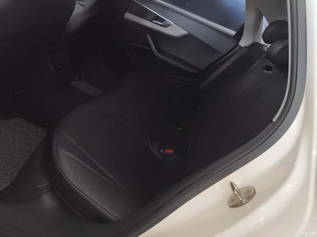 Audi A4L, 2017 17