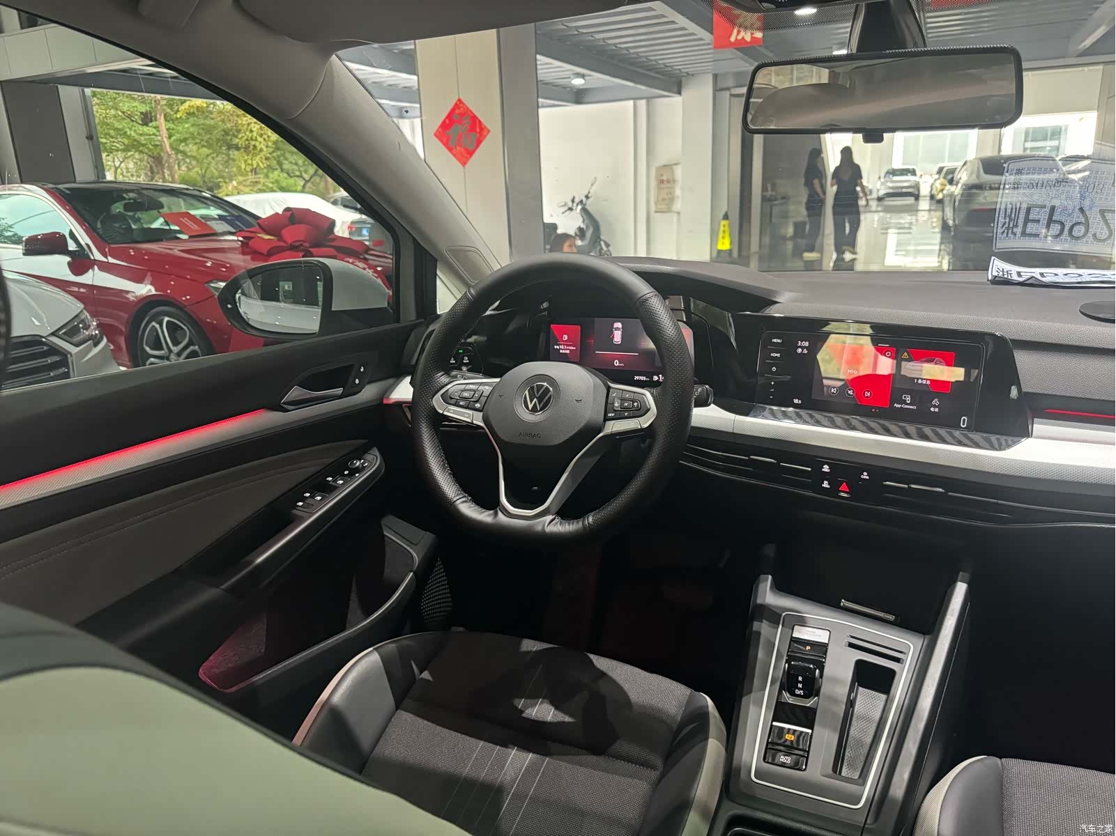 Volkswagen Golf, 2023 10