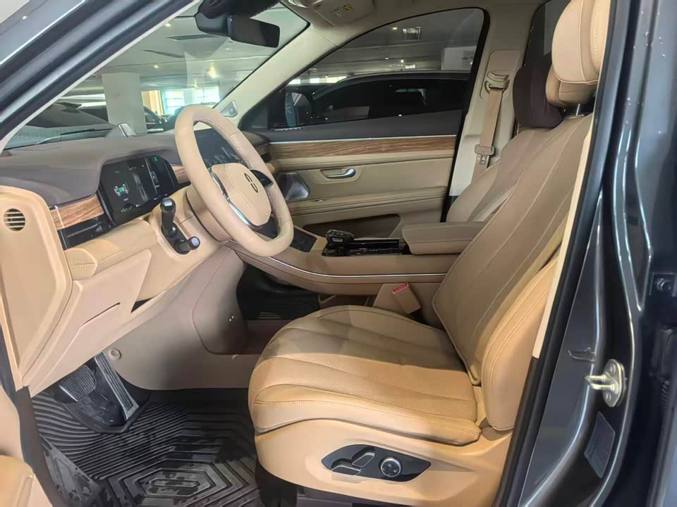 AITO Ask the world M7