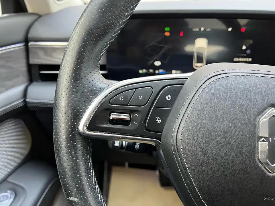 AITO Ask the world M5