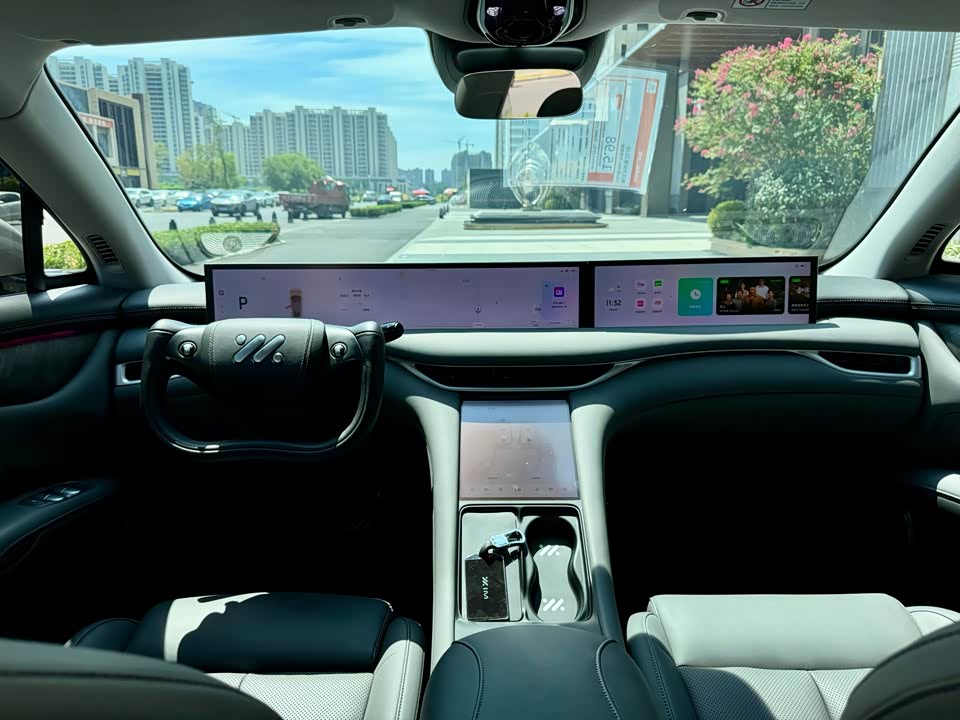 IM Motors Zhiji LS6 IM Motors Zhiji LS6