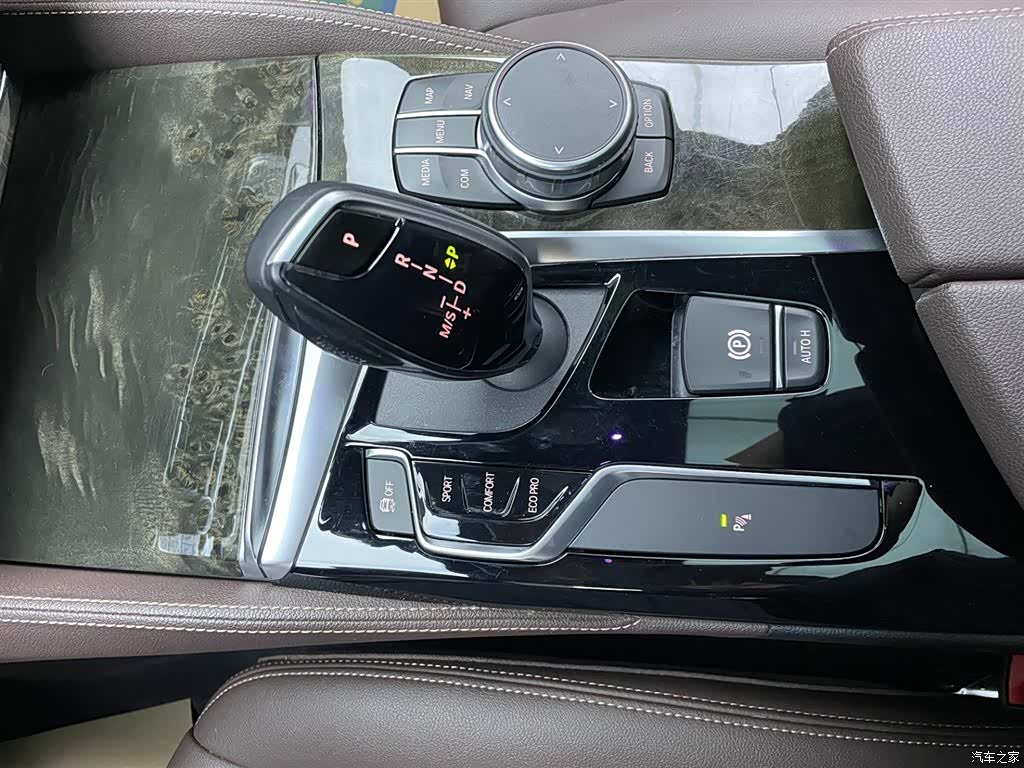 BMW 5 Series, 2019 11