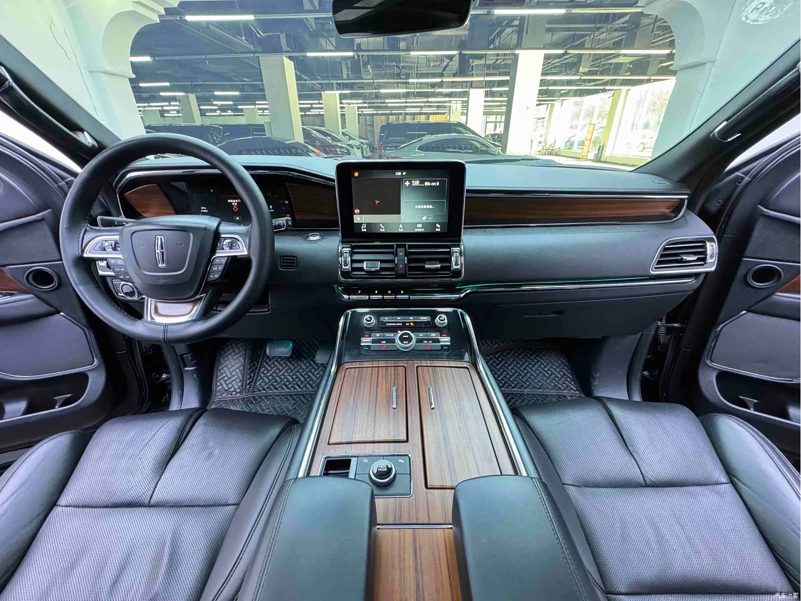 Lincoln Navigator, 2018 14