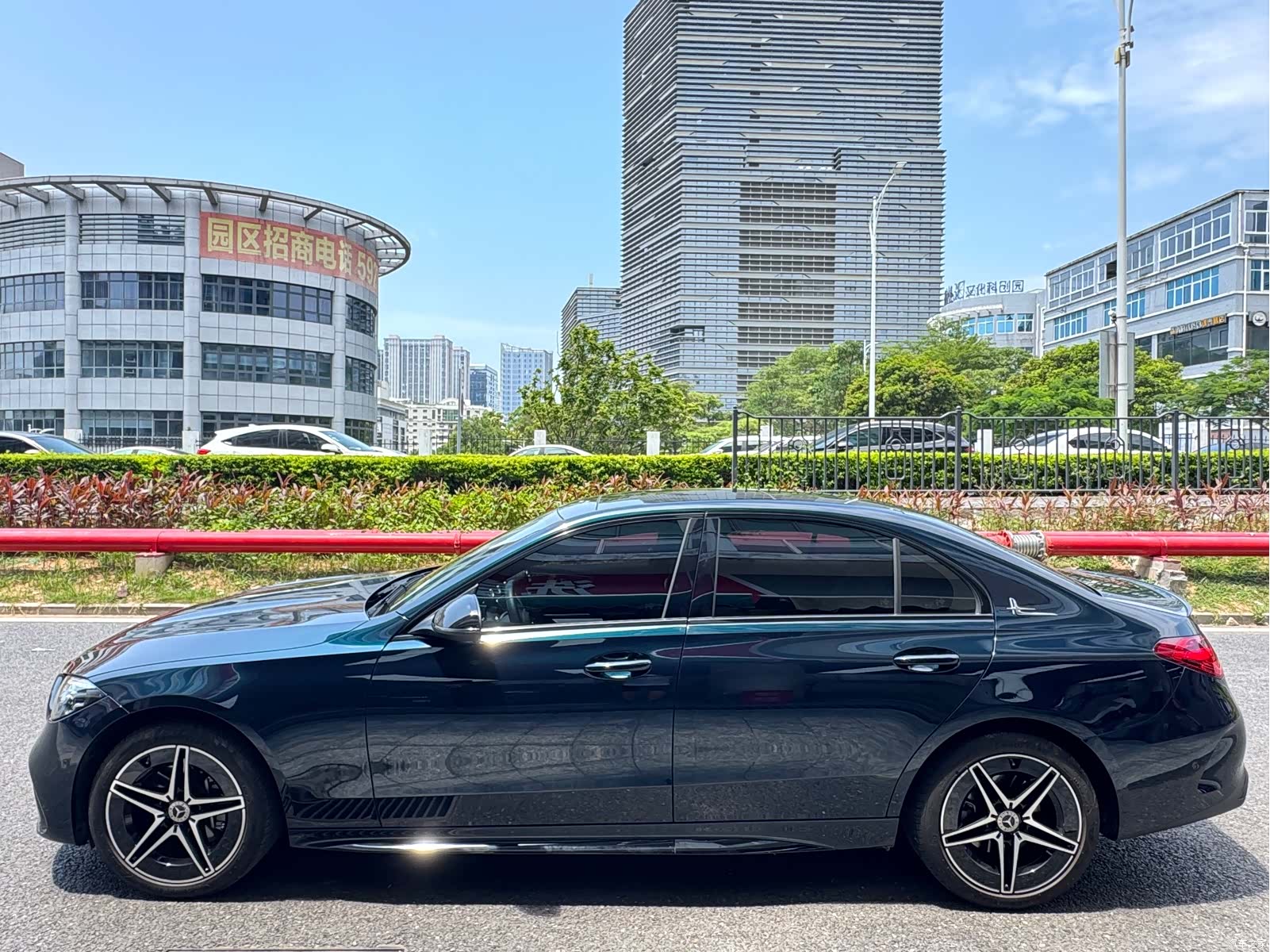 Mercedes-Benz C-Class, 2023 3
