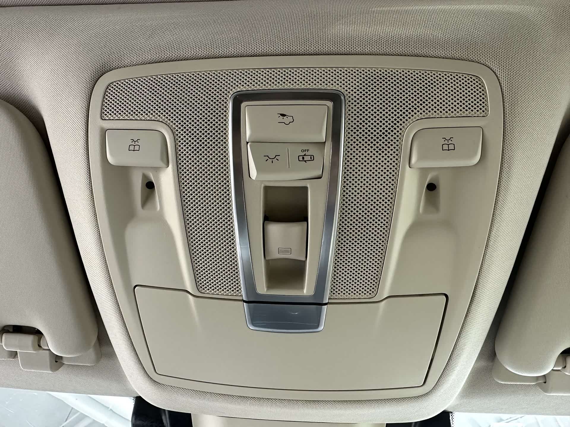 Mercedes-Benz GLS, 2017 11