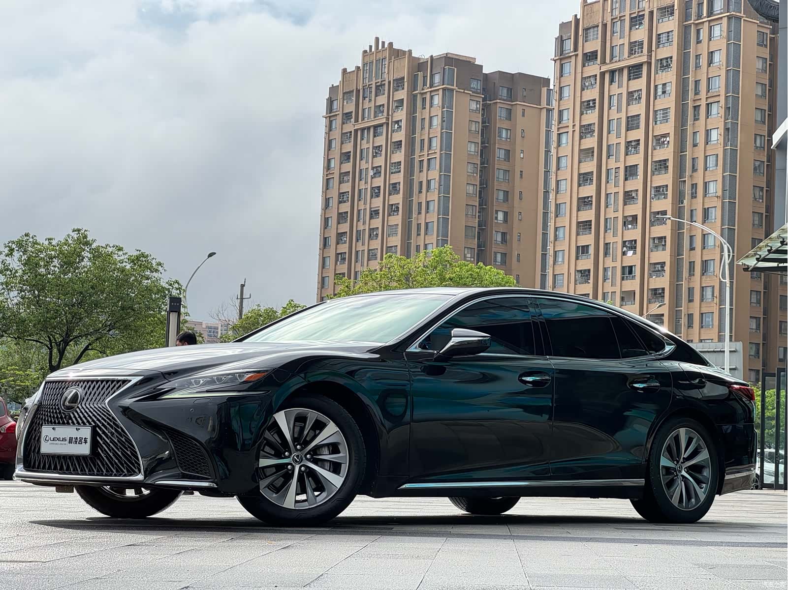 Lexus LS, 2019 1