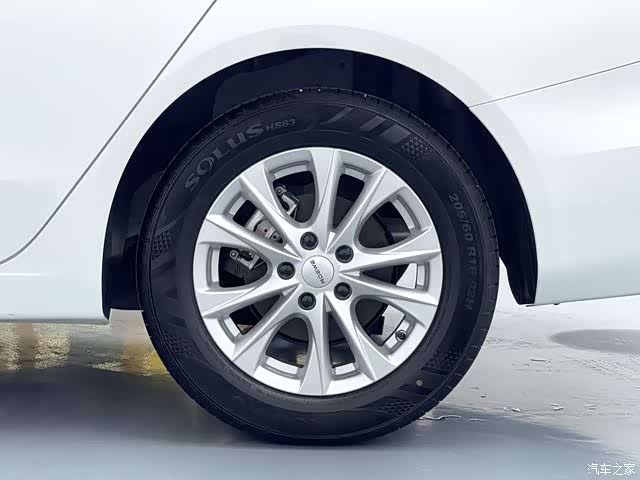 Roewe i5, 2025 15