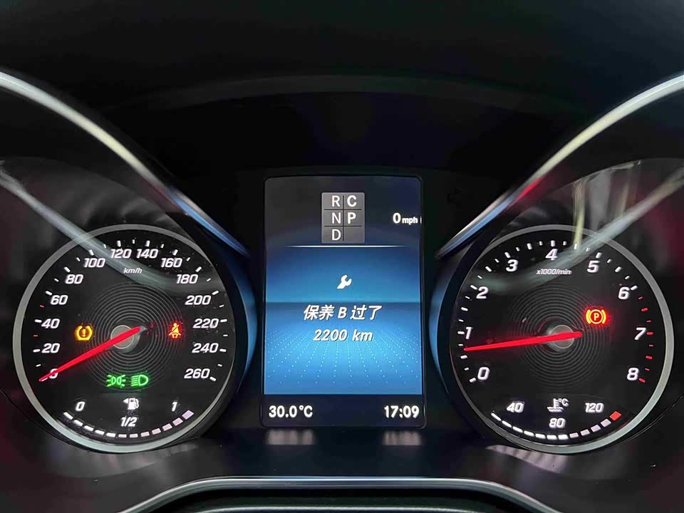 Mercedes-Benz V-class