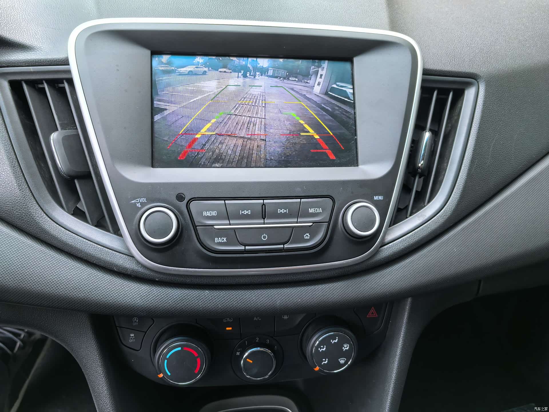 Chevrolet 320, 2019 14