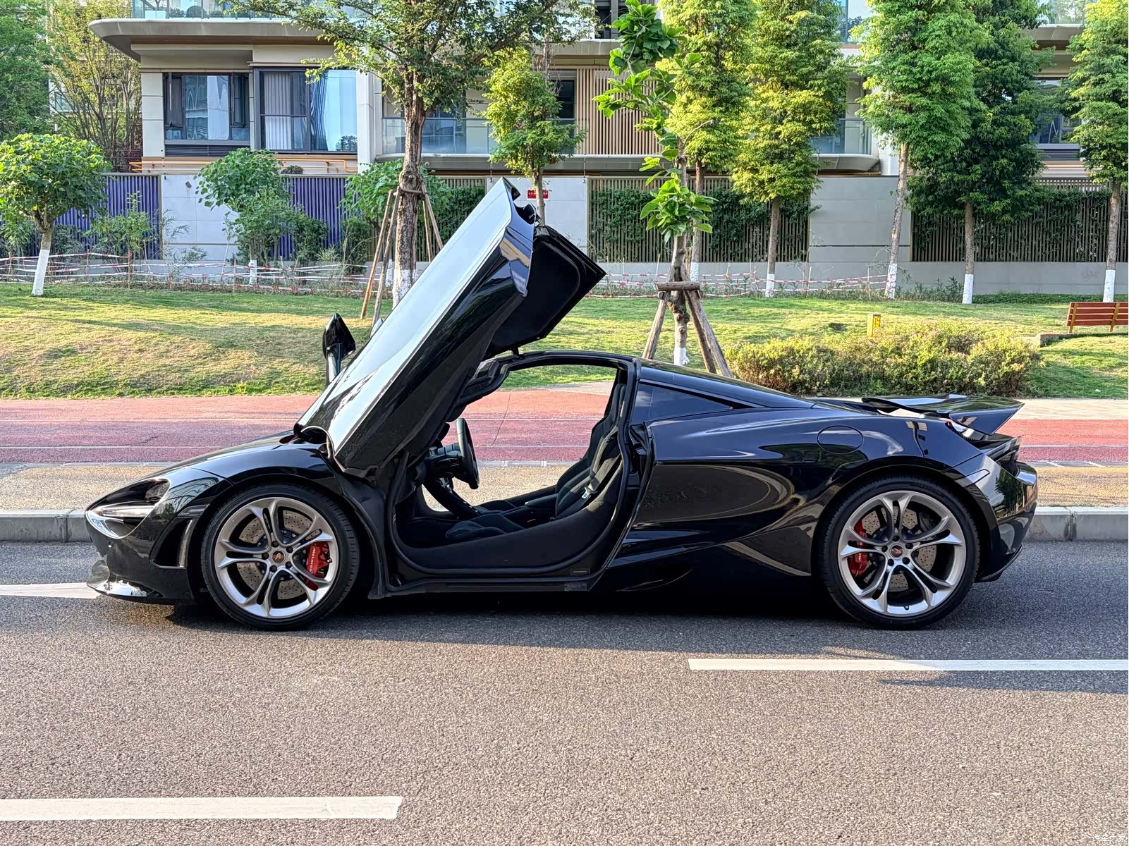 McLaren 720S, 2019 все фото