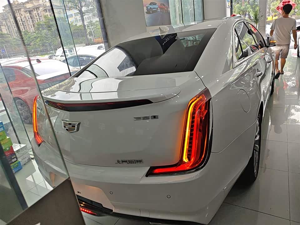 Cadillac XTS