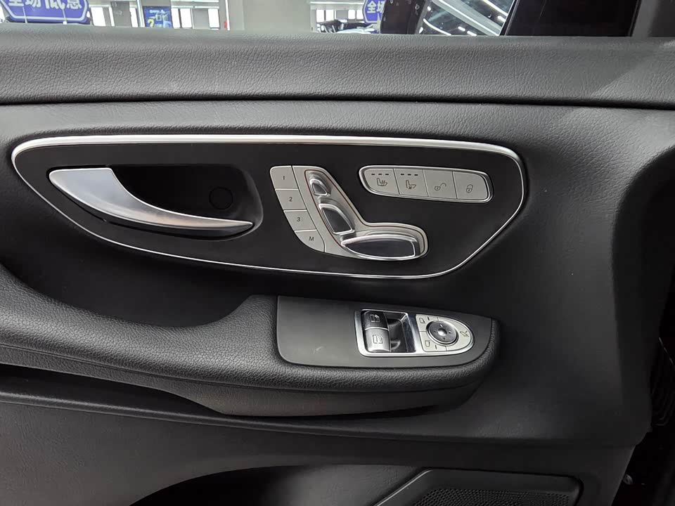 Mercedes-Benz V-class