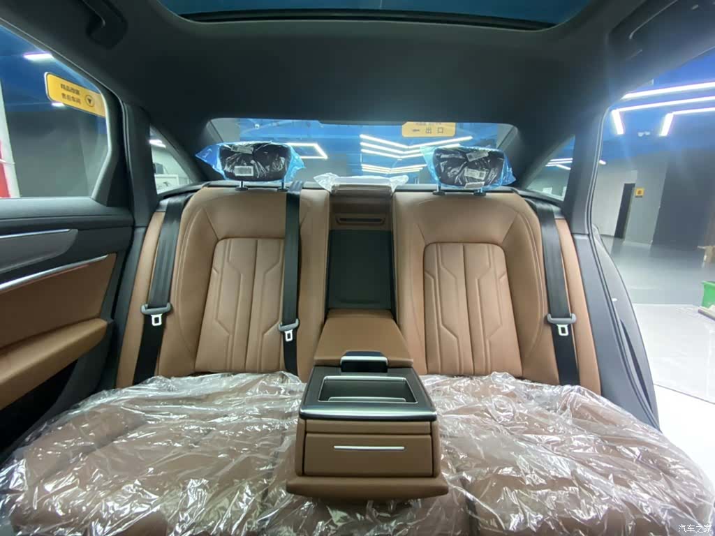 Audi A6L, 1900 19
