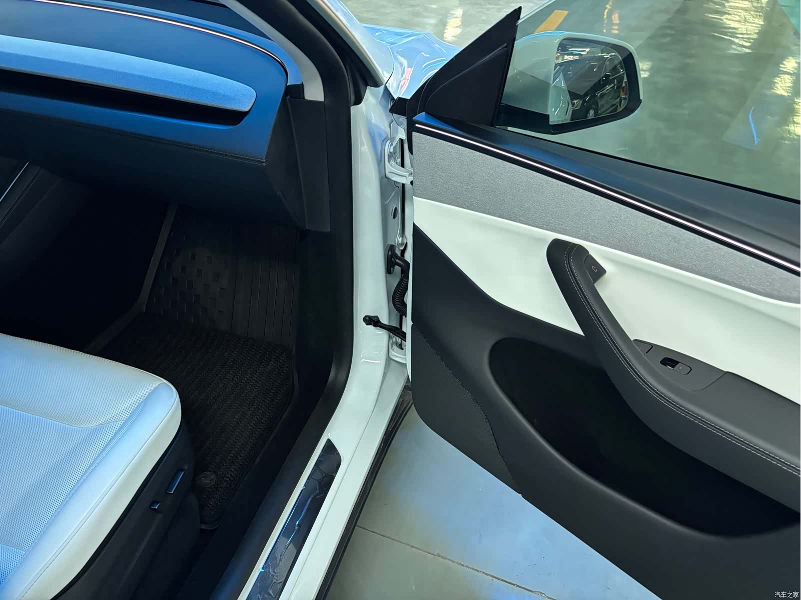 Tesla Model Y, 2025 13