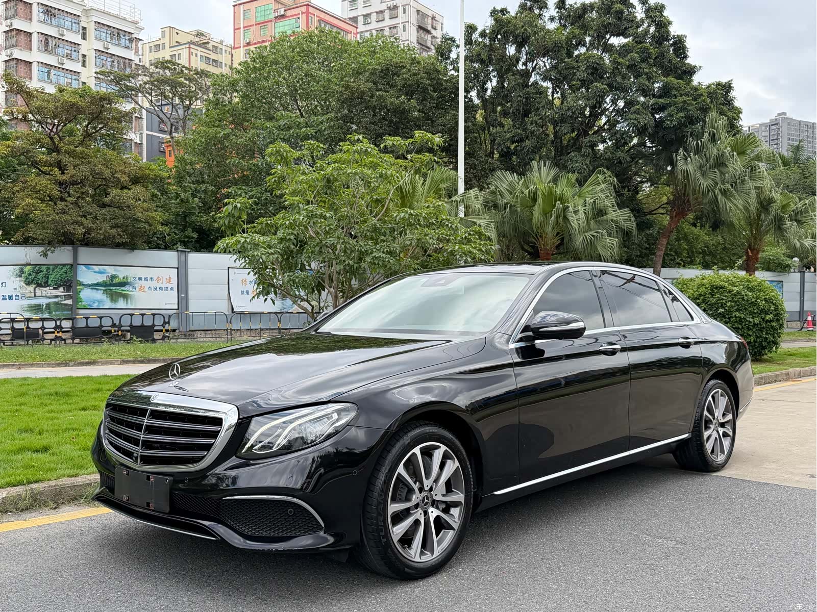 Mercedes-Benz E-Class, 2017 1