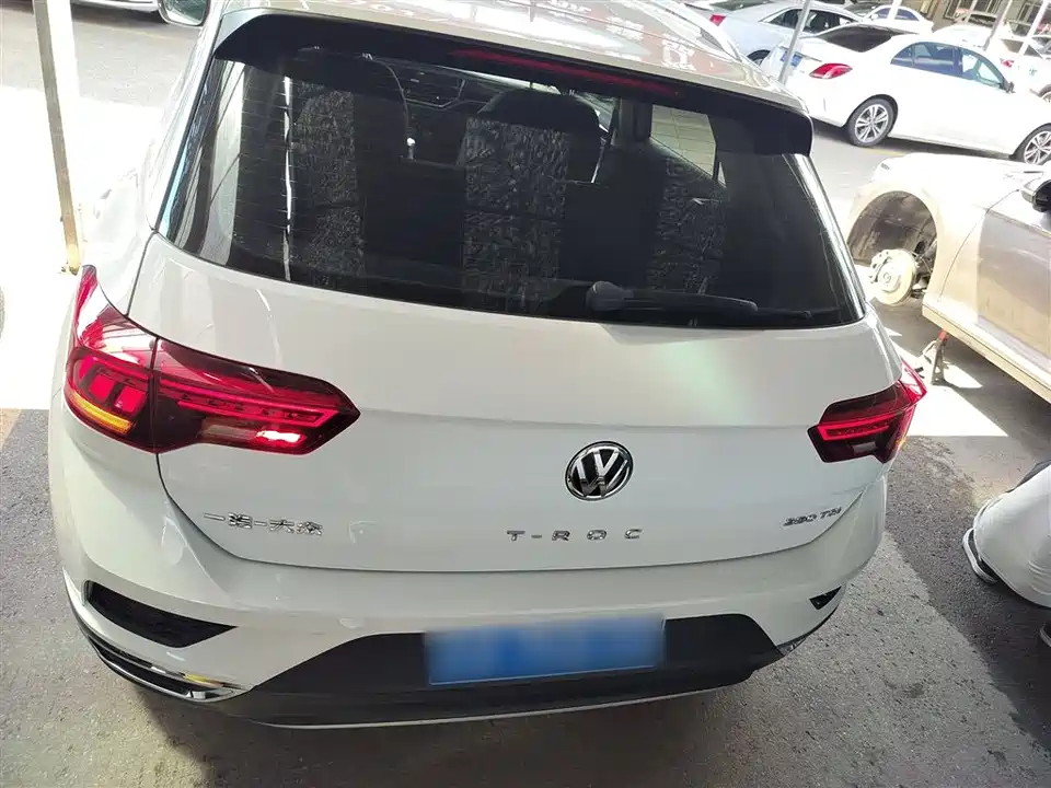 Volkswagen T-ROC exploring Songs