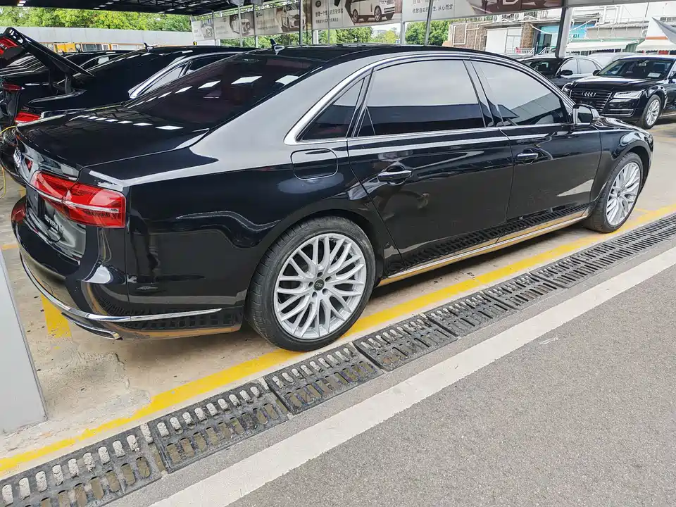 Audi A8