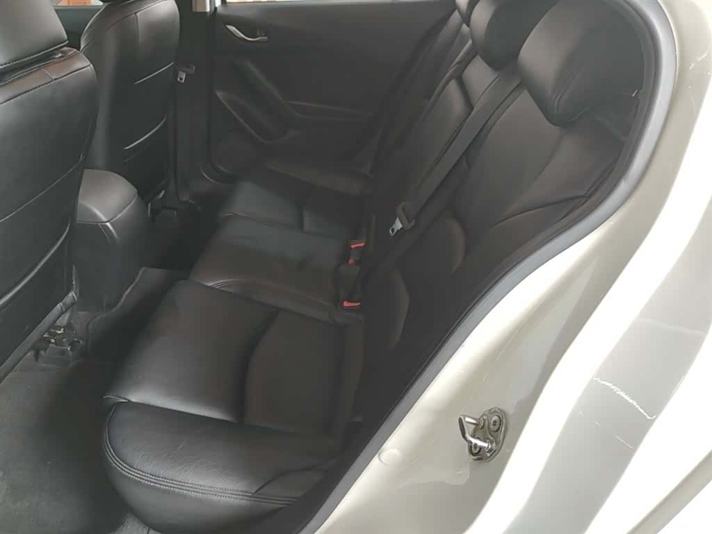 Mazda Mazda3, 2016 17